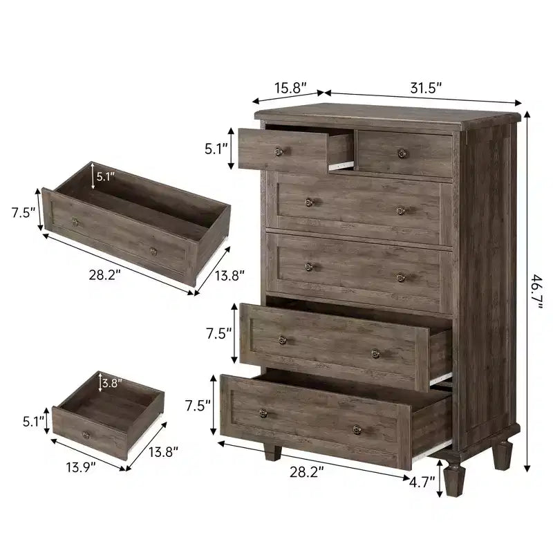 Commode haute 47 avec poignées sculptées et pieds fuselés pour chambre à coucher