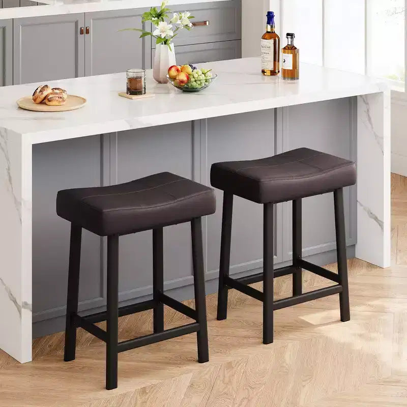 Lot de 4 tabourets de bar hauteur comptoir, 61 cm, similicuir PU selle, cadre métallique, 109 kg