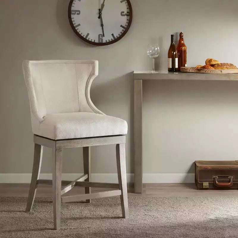Tabouret de bar à hauteur de comptoir pivotant Madison Park Troy, crème : Rembourré, structure en hévéa, capacité de 136 kg