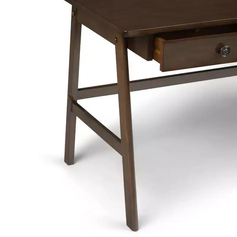 Bureau Lisa 60 po brun vieilli naturel - WyndenHall : Design contemporain, port USB, 3 tiroirs, quincaillerie en bronze